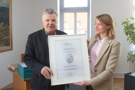 PREDAJA PLAKETE JSKD 01 FOTO LJUBO VUKELIČ